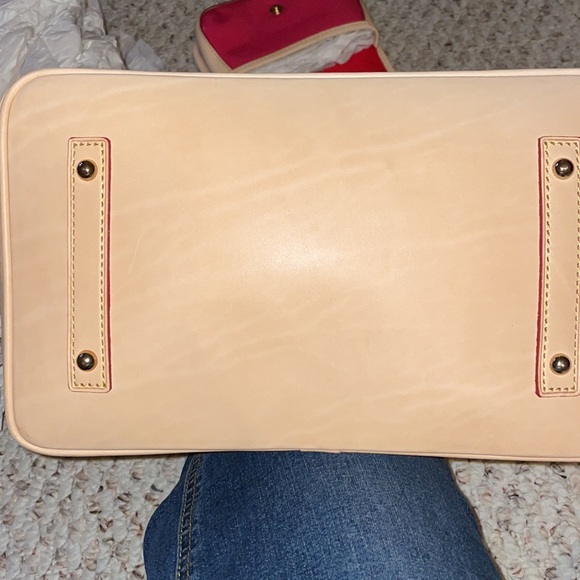 Dooney & Bourke purse. - Picture 9 of 14